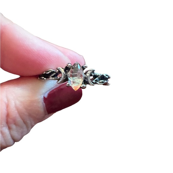 Silver Designed Ring with Iridescent Marquise Center Stone - Picture 2 of 5